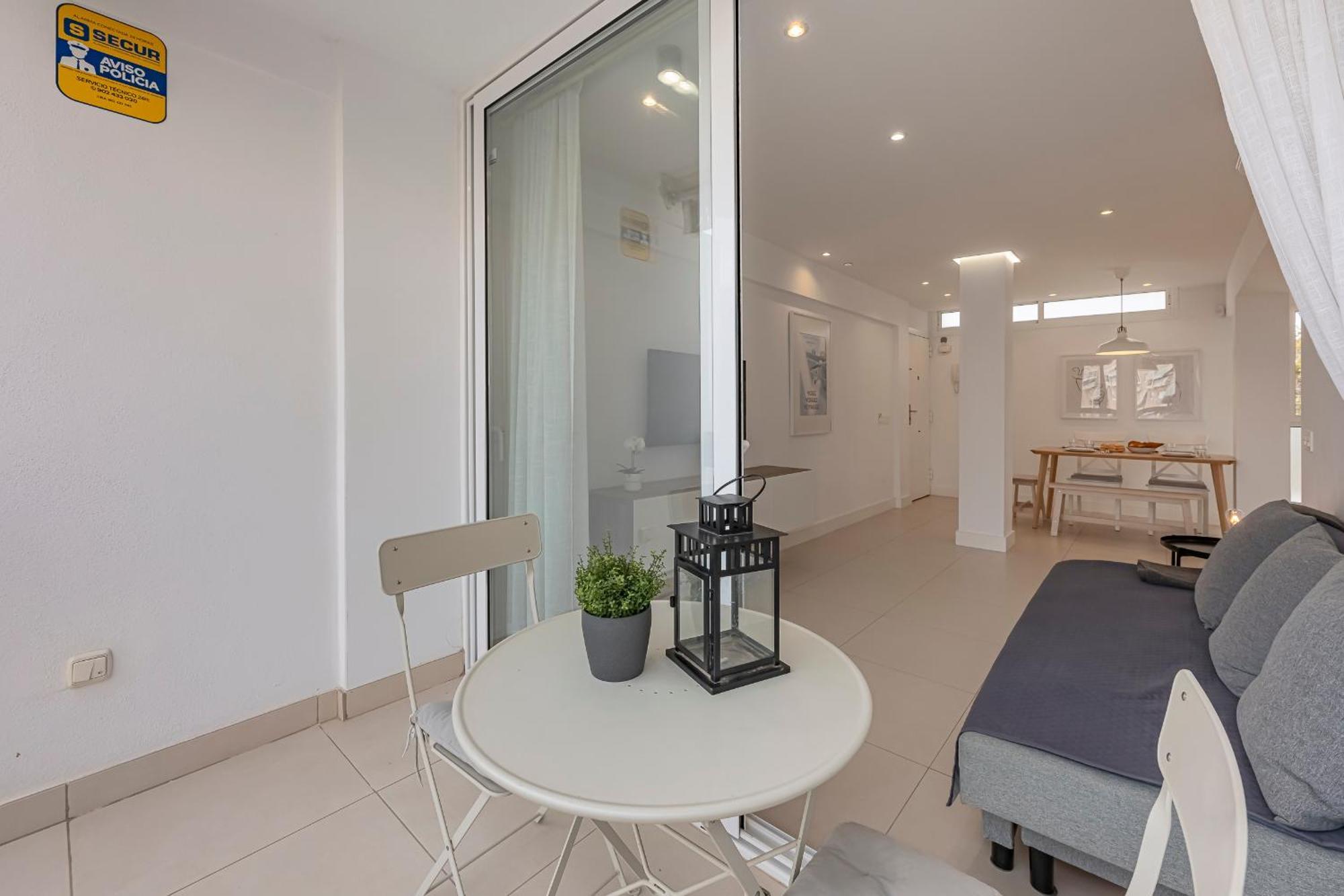 Apartment Bright Close To The Sea *