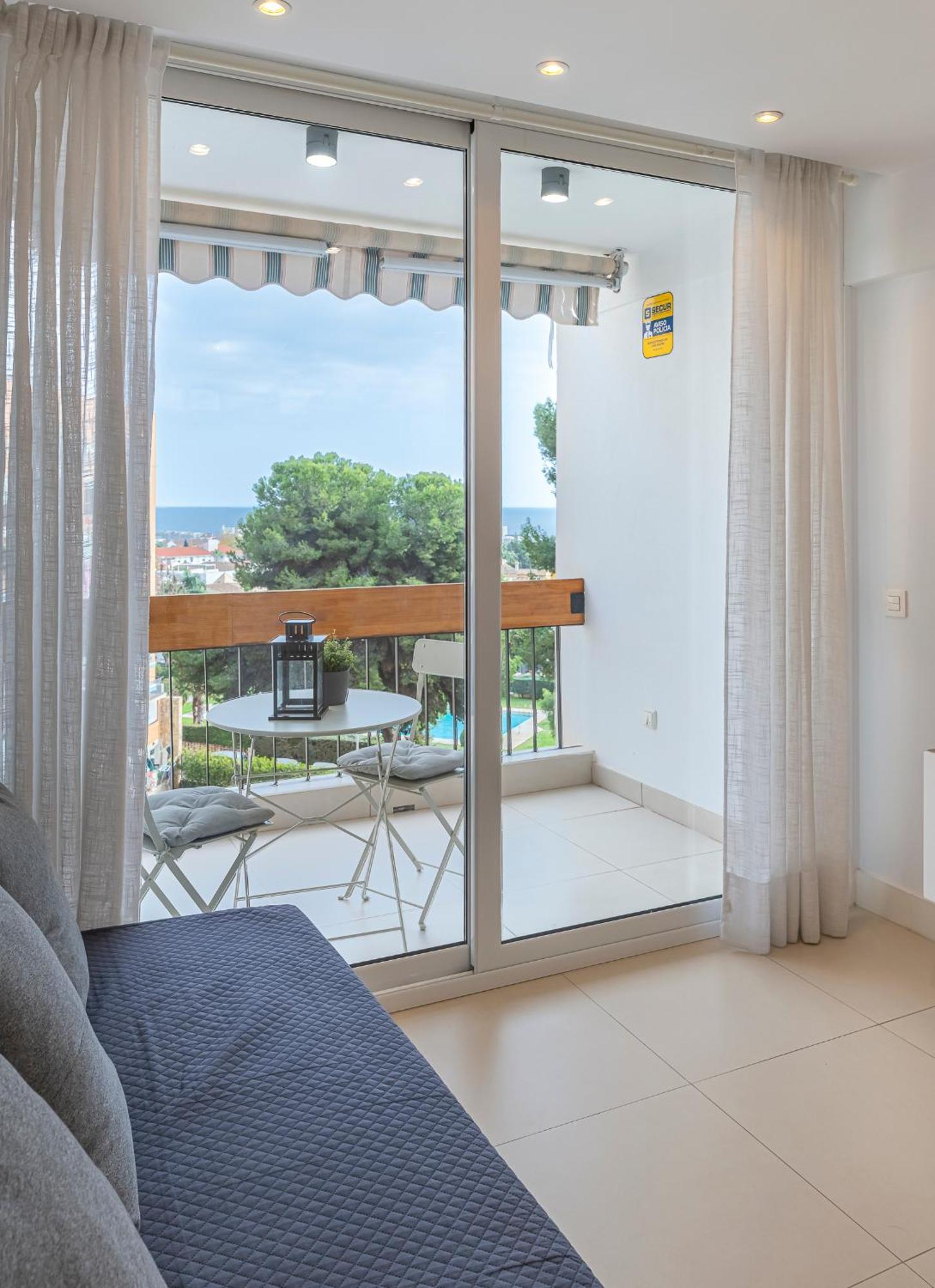 Bright Close To The Sea Apartment